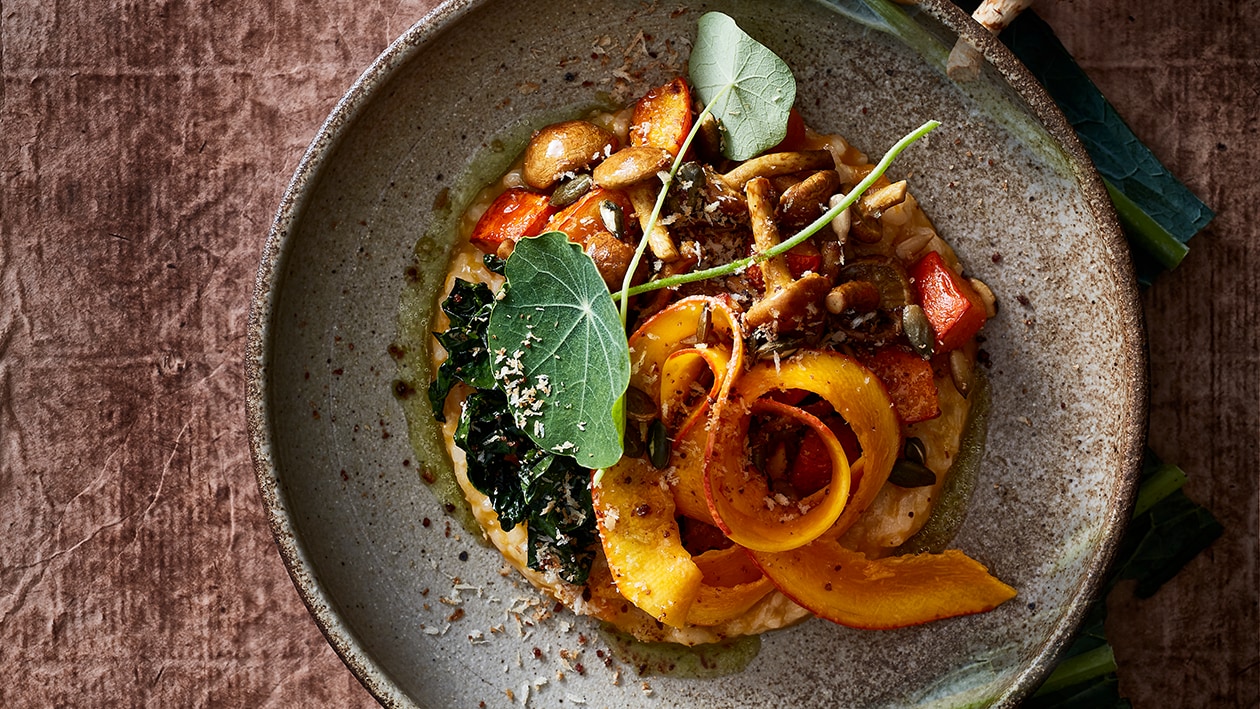 Pompoenrisotto met palmkool en beukenzwammen